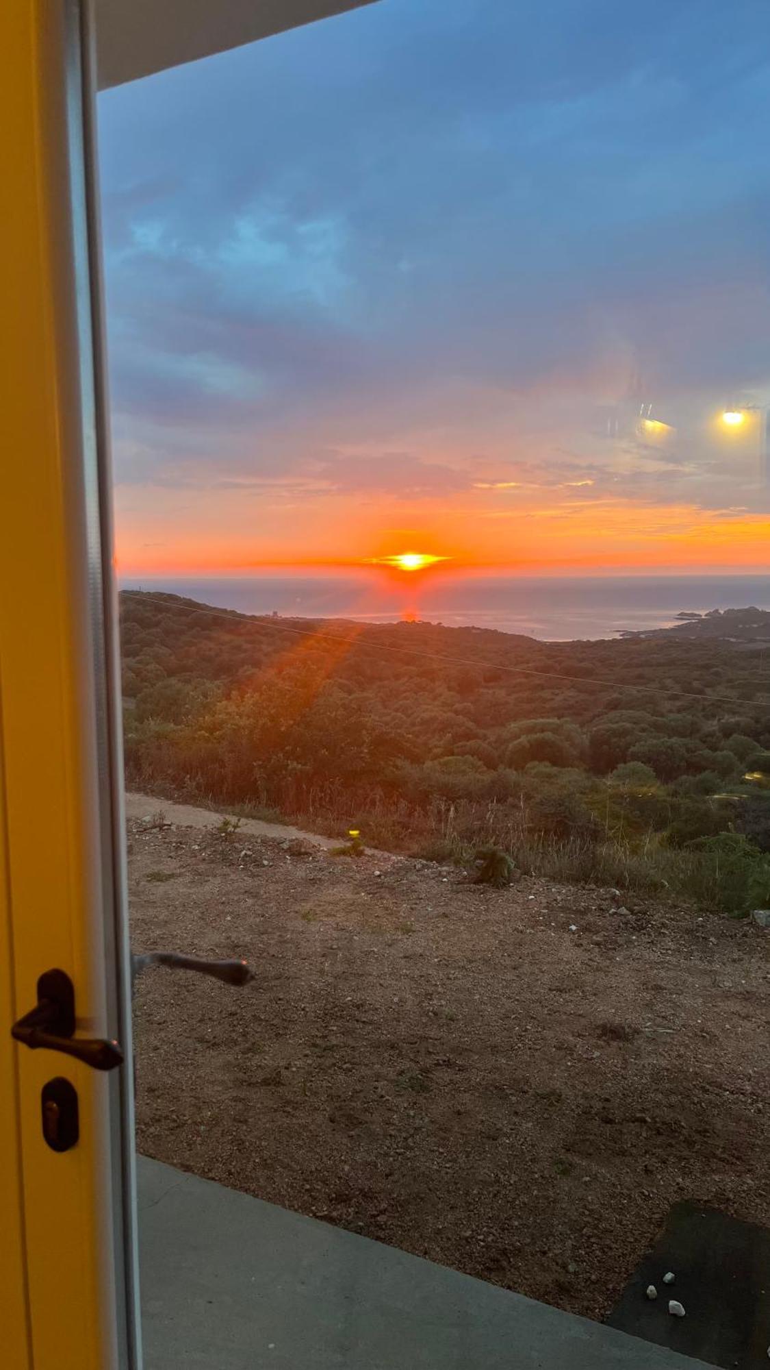 Isola Rossa Appartamenti Paduledda Bagian luar foto